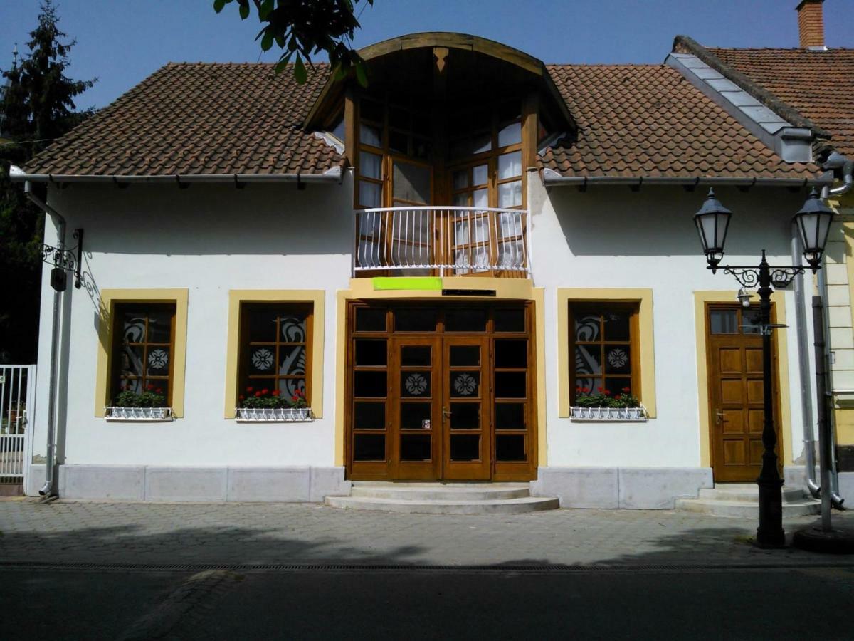 Boralom Studio Apartman טוקאי מראה חיצוני תמונה