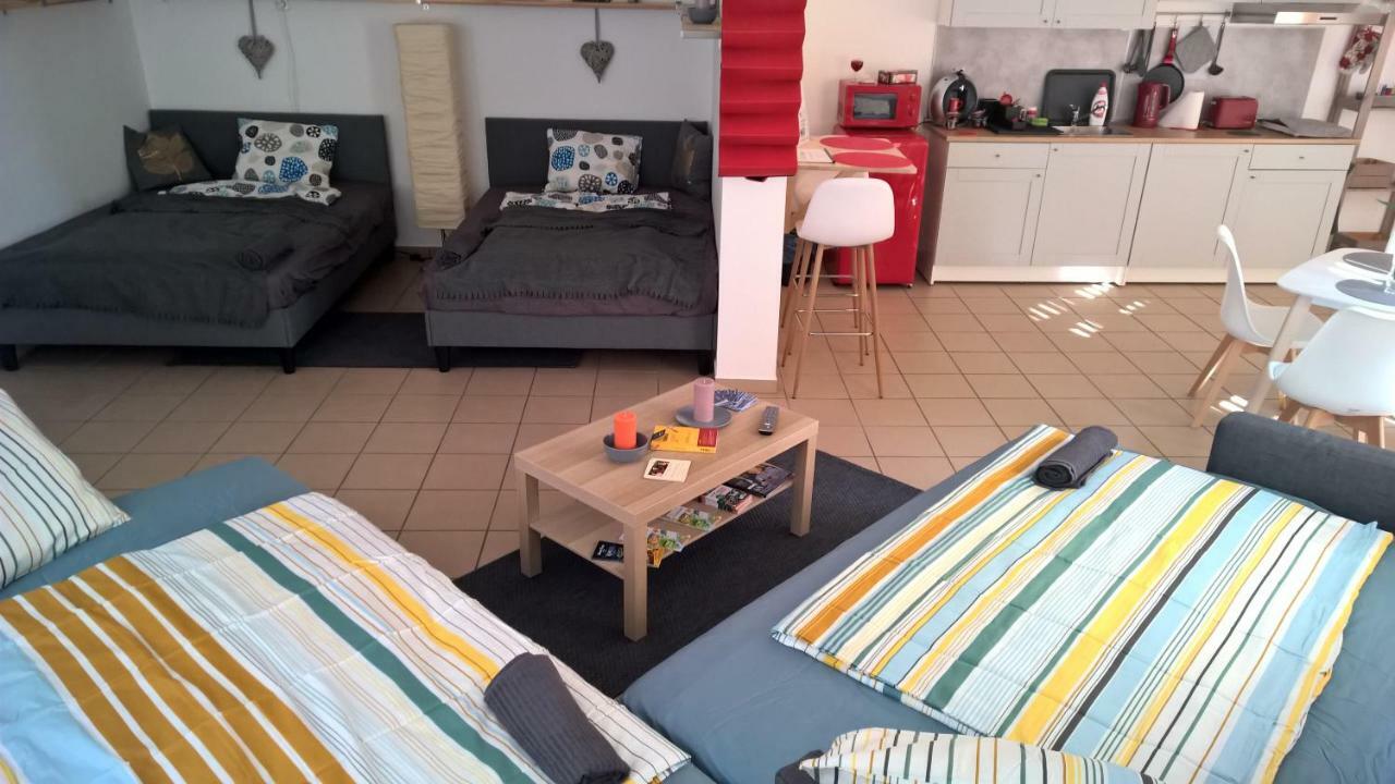 Boralom Studio Apartman טוקאי מראה חיצוני תמונה